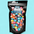 Liofilizowane Skittles Tropical w torebce Frizle, kolorowe popękane cukierki