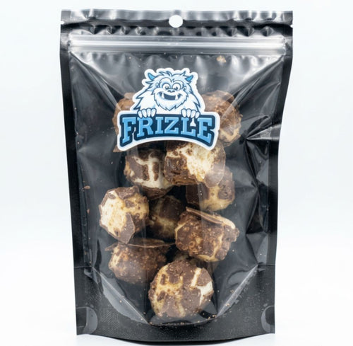 Liofilizowane batoniki Snickers w torebce Frizle, napuszone kawałki z orzeszkami i karmelem